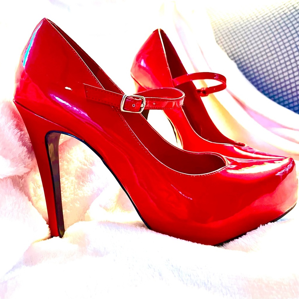 Ladies BCBGeneration Red Platform Babydoll Strap Stilettos, Size 7